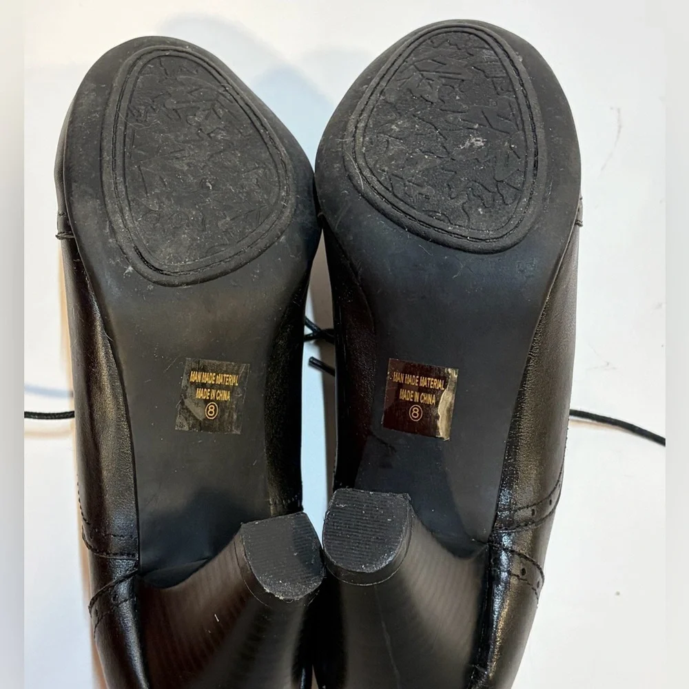 Refresh Women’s Classic Black Leather Oxfords, Size 8